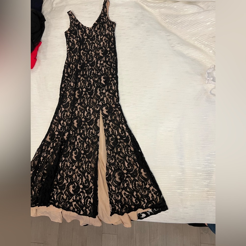 BCBG LACE DRESS